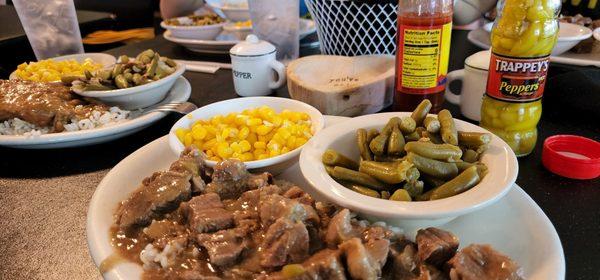 Sascees Southern Style Eatery