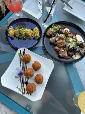 Botanical Lounge
