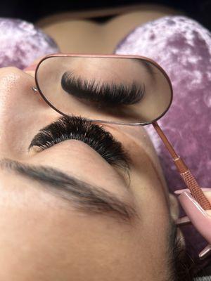Vee’s Lash & Beauty Bar