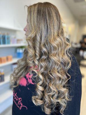 Lily International Salon