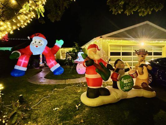 Queen Anne Court Christmas Lights
