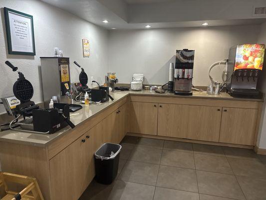 GreenTree Inn & Suites Phoenix Sky Harbor