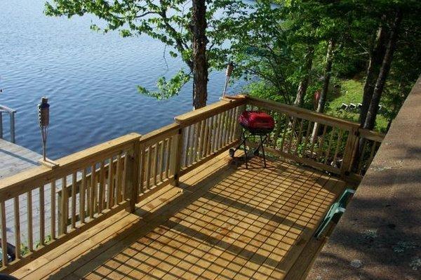 Lakeside Cottage For Rent on Lake Armington
