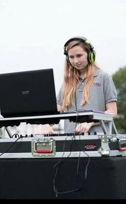 DJ ISIS