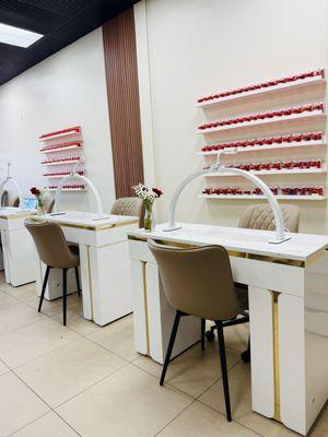 New manicure station