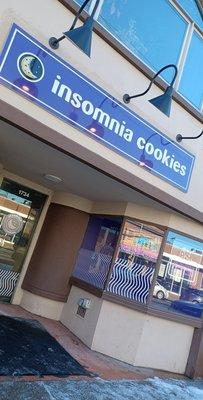 Insomnia Cookies