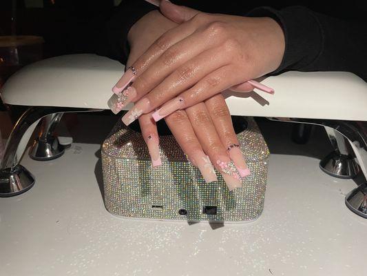 serving soft pink & floral realness!