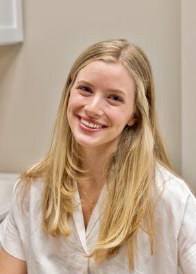 Hi, I'm Joy Mozingo! Owner of Joyful Complexions, I cannot wait to meet you!