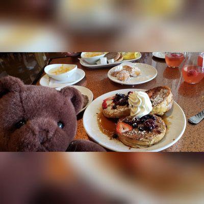 Another Broken Egg Cafe