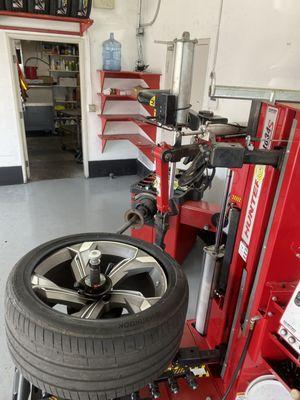 Wheel Scratch free tire machine