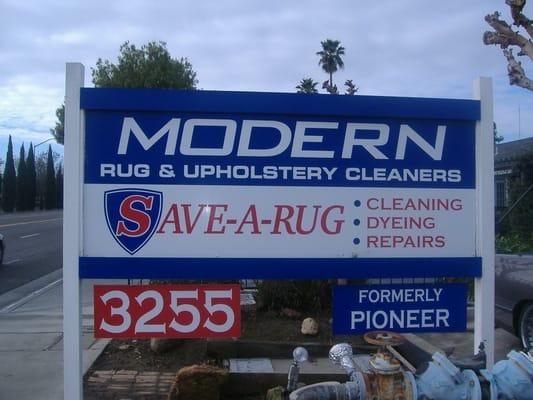 Modern rug & upholstery cleaners