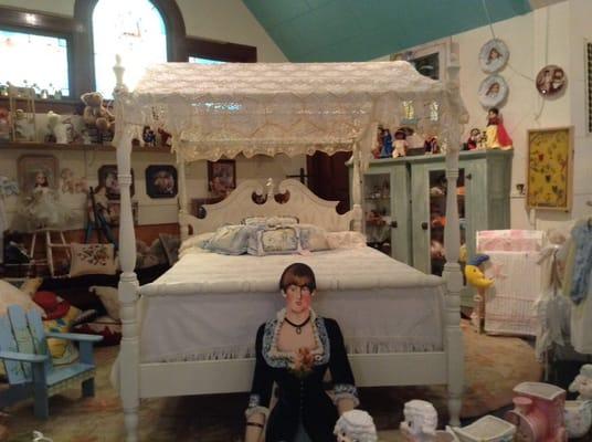 Plum City Revival Gallery & Antiques