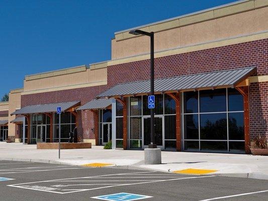 For businesses in Denver and Lakewood by choosing professional glass repair