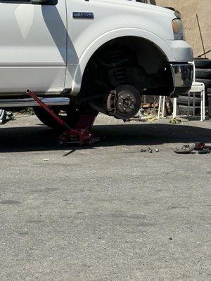 Two tires swapped within 20 minutes. Good price