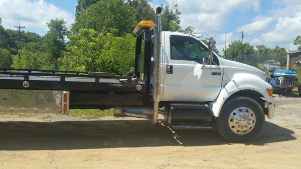 McClanahan Body and Wrecker Service