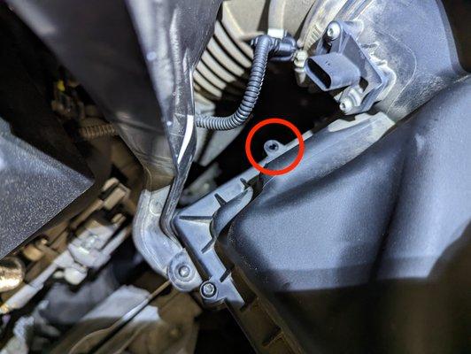 One screw is missing on air filter housing