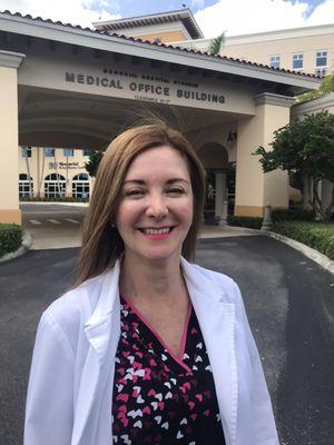 Jeanette Hernandez, Midwife