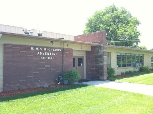 Hms Richards Elementary School
