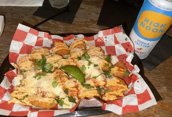 Elote nuggets & High Noon. (They only had Grapefruit)