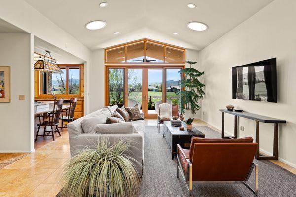 Julie Knecht - Re/Max Professional