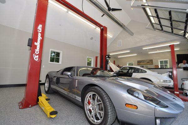 Challenger Lifts CL10V3 installed in a home garage