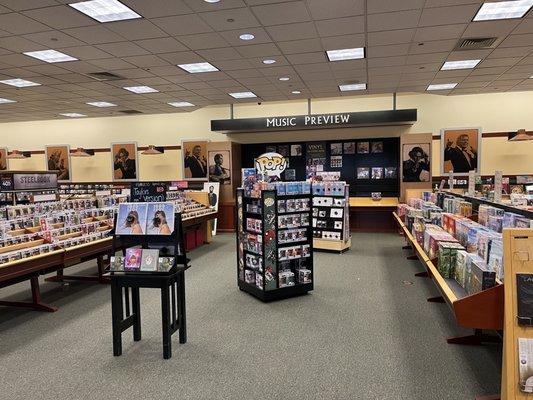 Barnes & Noble Booksellers Holyoke