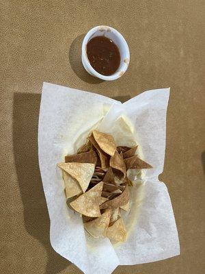 Free homemade chips and great salsa
