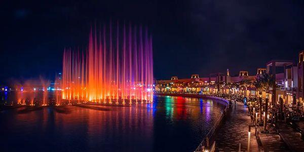 The light show is more stunning than Vegas' light show.