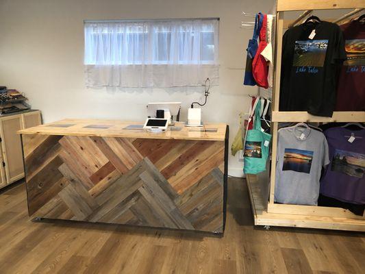 T-shirt and tote bags whit real photos of Lake Tahoe