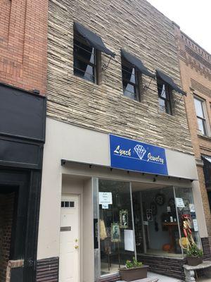 Store front Lynchs jewelry council Bluffs Iow