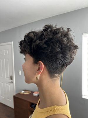 Women Pixie haircut