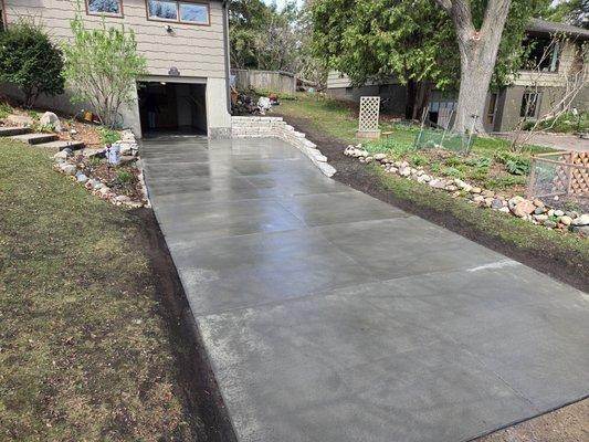 Lowe's Concrete & Landscaping