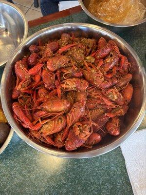 5 pounds crawfish with garlic butter/cajun sauce