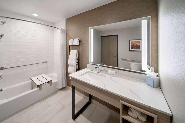 La Quinta Inn & Suites by Wyndham DeSoto