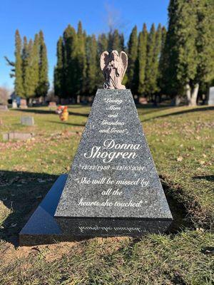 Elegant memorial design created to reflect dignity, remembrance, and lasting respect.