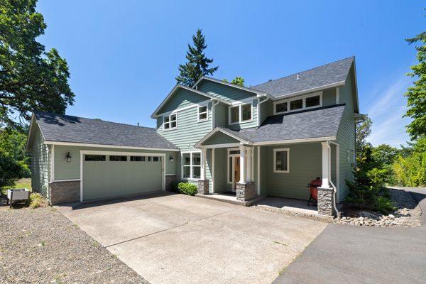 Deanna Jones - United Real Estate Properties