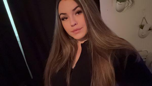 Hello, everyone! Excited to share that l am a new
esthetician at Level 3 Salon and Spa in Albany, Oregon, offering exceptional skin care