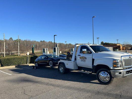 We are a local veteran-owned towing company, operating since 2013 in Montgomery, AL, Birmingham, Pelham, and surrounding areas.