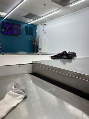 Just very messy and garbage everywhere!!