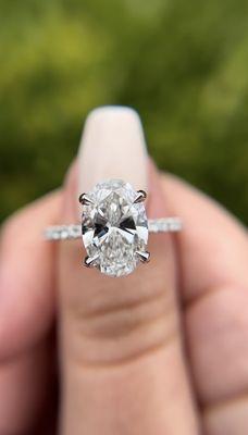 Diamond Engagement Rings available in lab grown and natural !