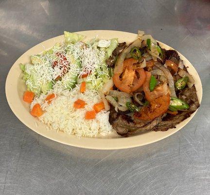 Steak ala mexican arroz y ensalada