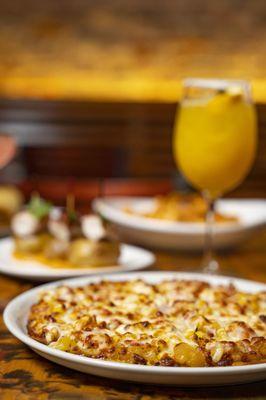 Valsos Table and Bar