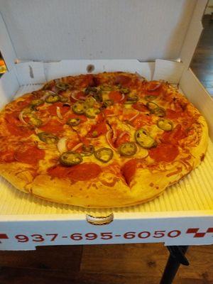 Large Pepperoni, Onion, jalapeno pizza