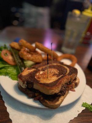 Patty Melt with onion rings - @rayz