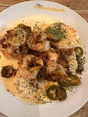 Biscuits with shrimp gravy, bacon and jalapeño