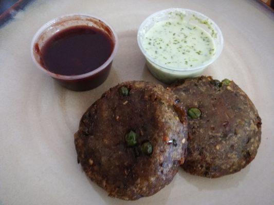 Aloo tiki. (potato cutlets) Looked like cow pies and too oily. #Meh Sauces were good.