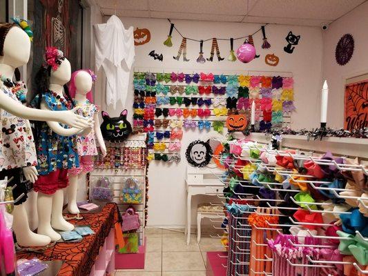 Large assortment of hair bows in Miami