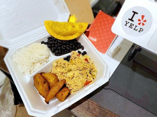Shredded Chicken Pabellón with a beef empanada