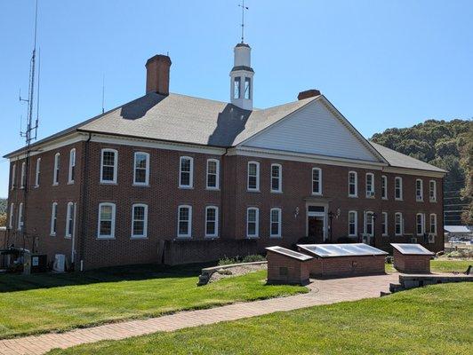 Yancey County Courthouse, Burnsville