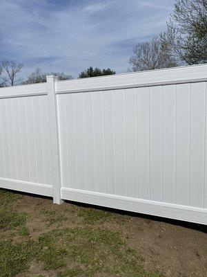 White vinyl privacy fence for your yards pools etc
